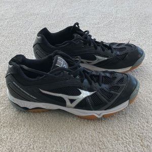 Mizuno Women’s Volleyball Shoes Size 9